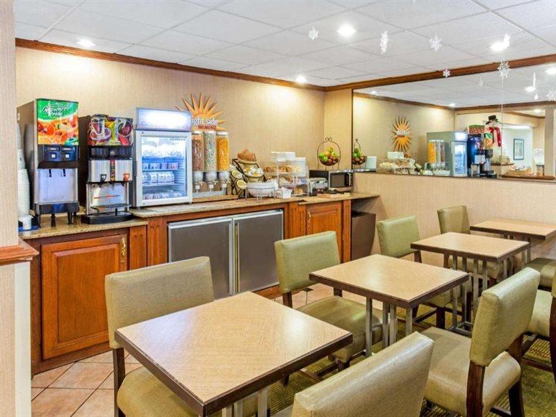 La Quinta Inn By Wyndham Milwaukee Airport / Oak Creek Luaran gambar