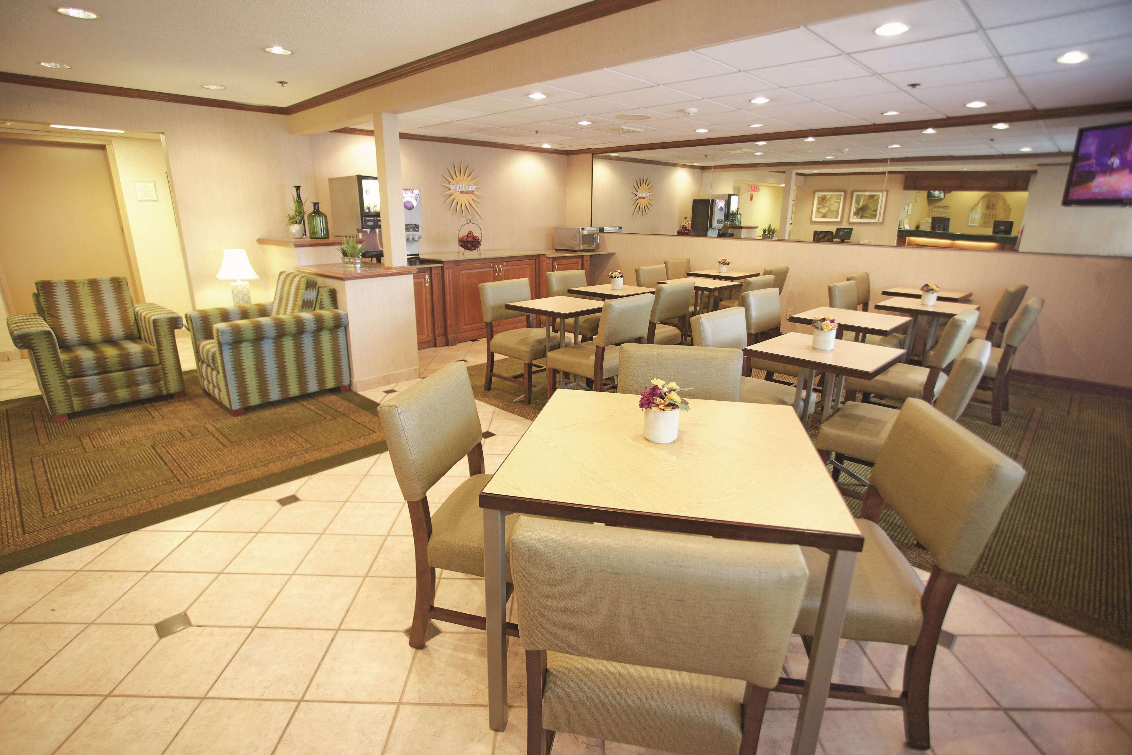 La Quinta Inn By Wyndham Milwaukee Airport / Oak Creek Luaran gambar